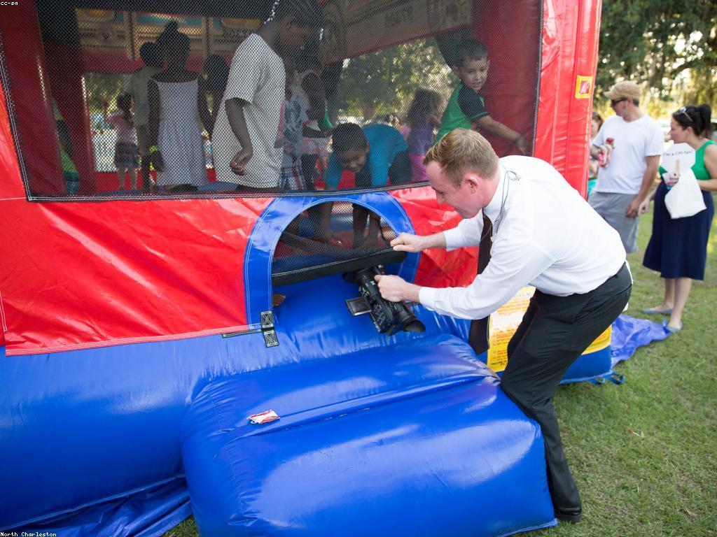 យល់ដឹងអំពីសហគមន៍និងព័ត៌មាន